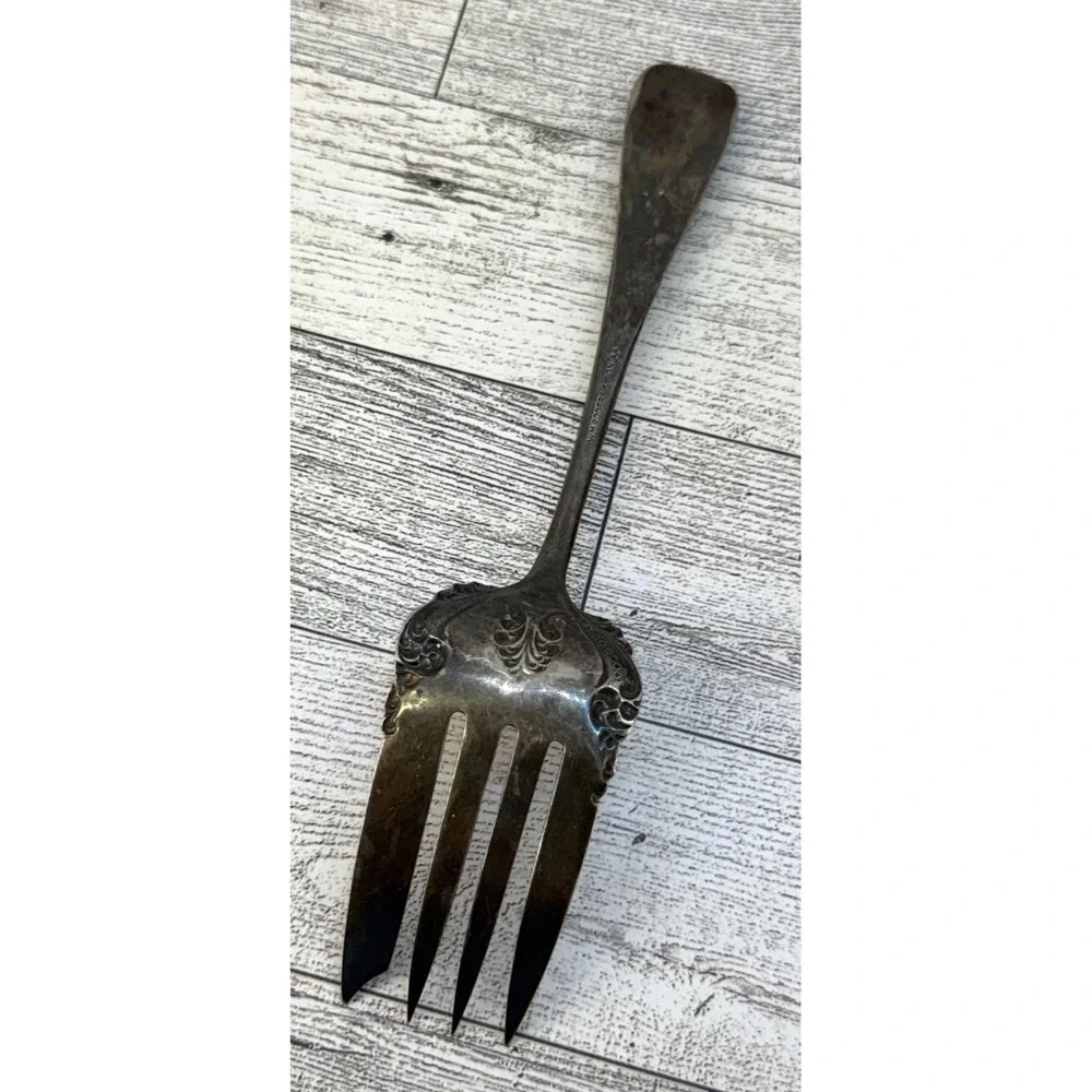Large Vintage Antique WM Rogers Ornate Silver Plate‎ Meat Fork
